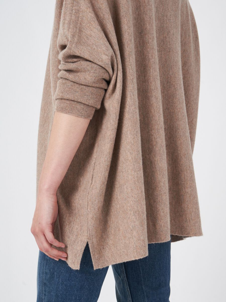 Kasjmier blend poncho sweater - lichtgewicht & stijlvol image number 3