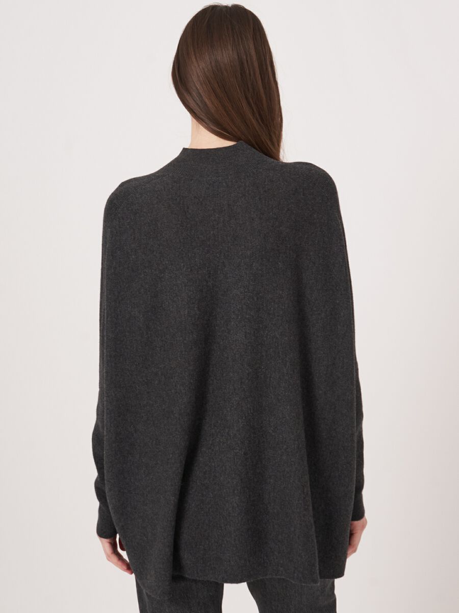 Oversized Poncho-Pullover aus Kaschmir-Mix image number 4