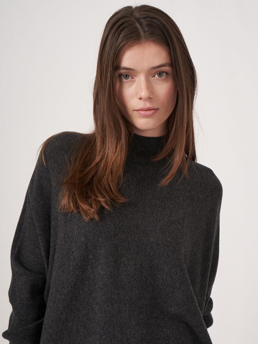 Oversized Poncho-Pullover aus Kaschmir-Mix image number 3