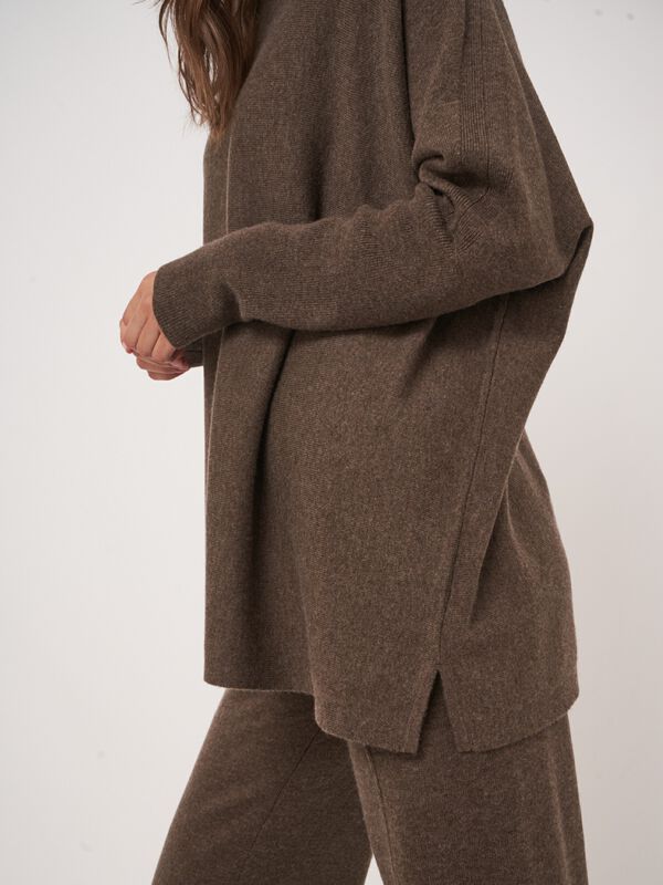 Kasjmier blend poncho sweater - lichtgewicht & stijlvol image number 2