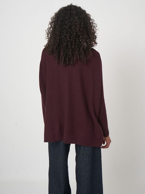 Oversized fine knit cashmere blend poncho sweater image number 4