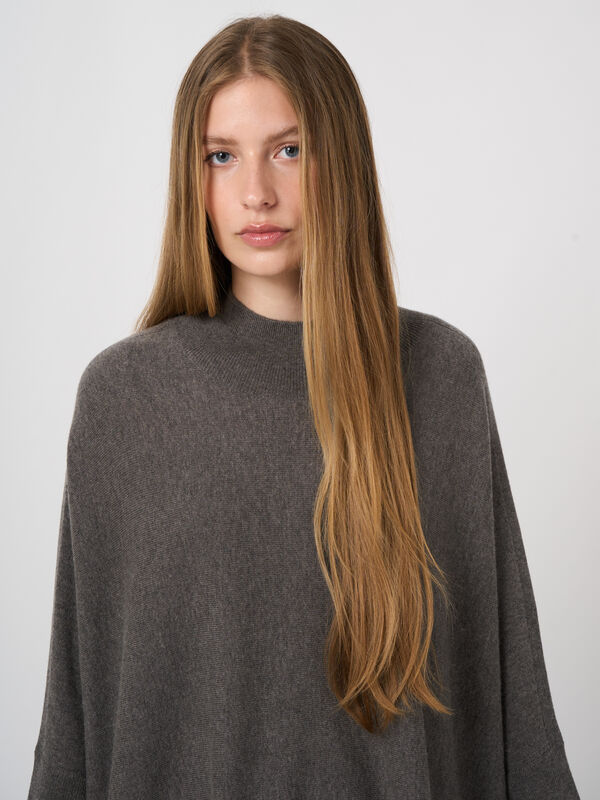 Oversized Organic Cashmere-Blend Sweater with Stand Collar image number 2