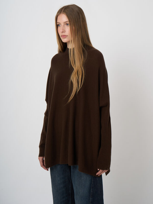 Oversized Organic Cashmere-Blend Sweater with Stand Collar image number 2