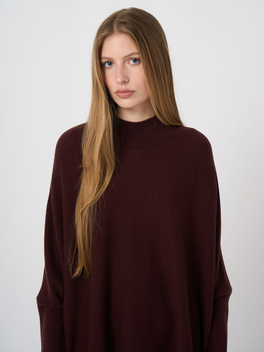 Oversized Organic Cashmere-Blend Sweater with Stand Collar image number 3