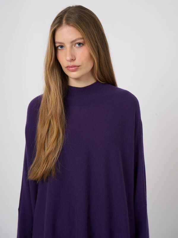 Oversized Organic Cashmere-Blend Sweater with Stand Collar image number 2
