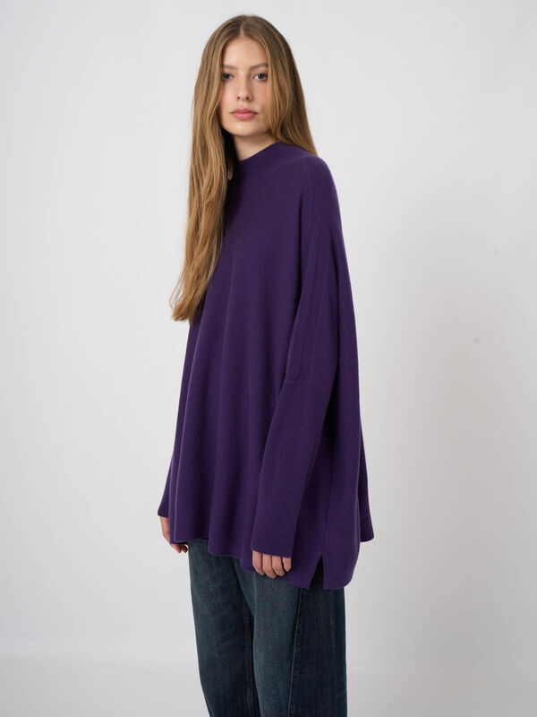 Oversized Organic Cashmere-Blend Sweater with Stand Collar image number 3