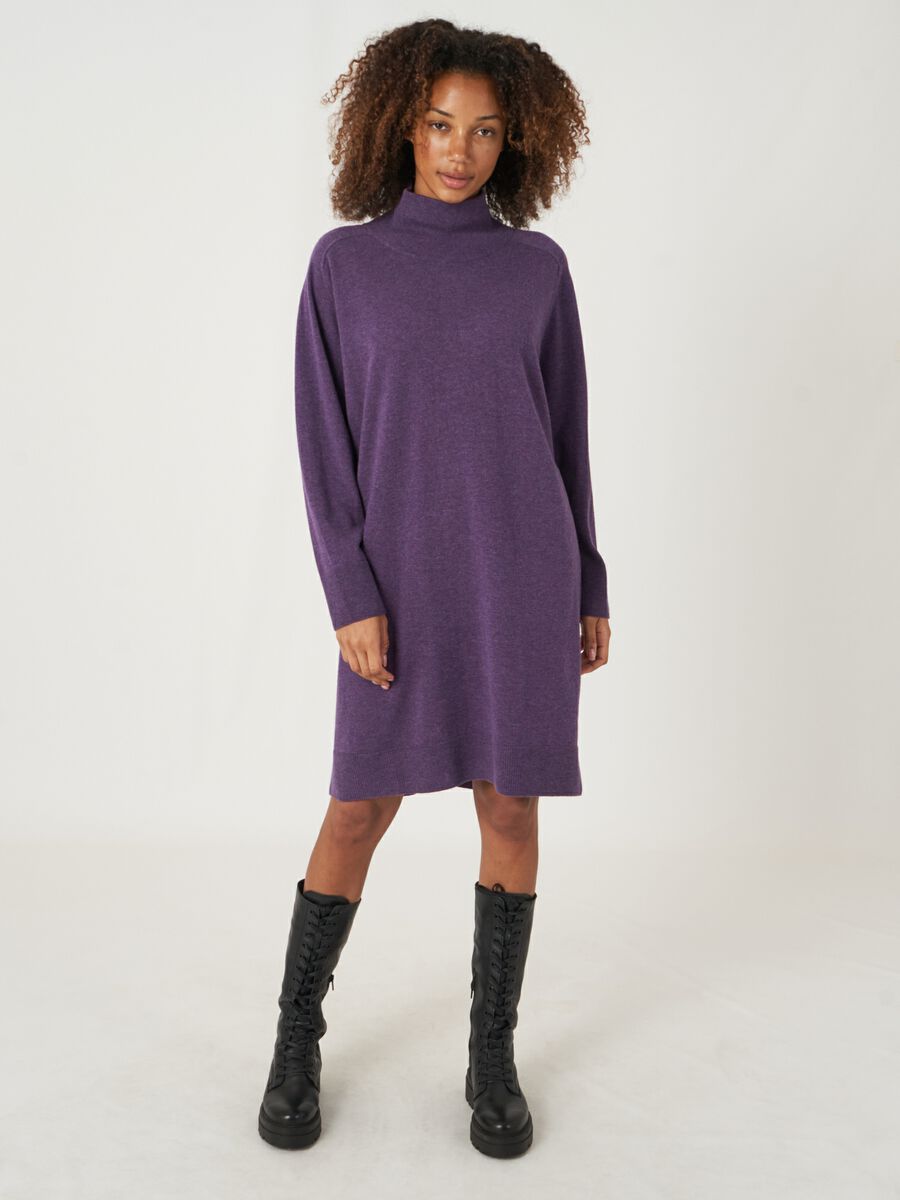 Locker gestricktes Kleid mit geripptem Stehkragen  aus Kaschmirmischung image number 9