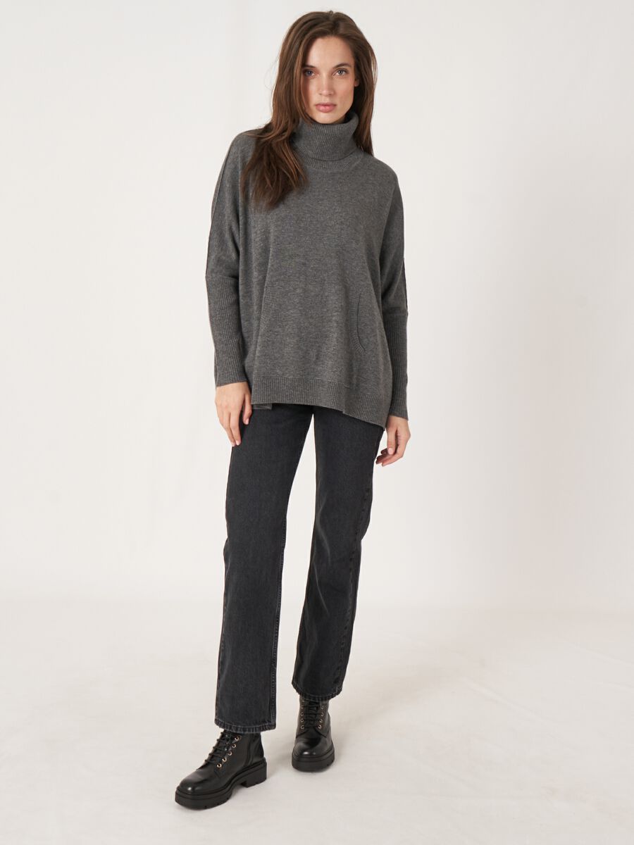 Pull à col roulé et poche kangourou en cachemire mélangé  image number 5