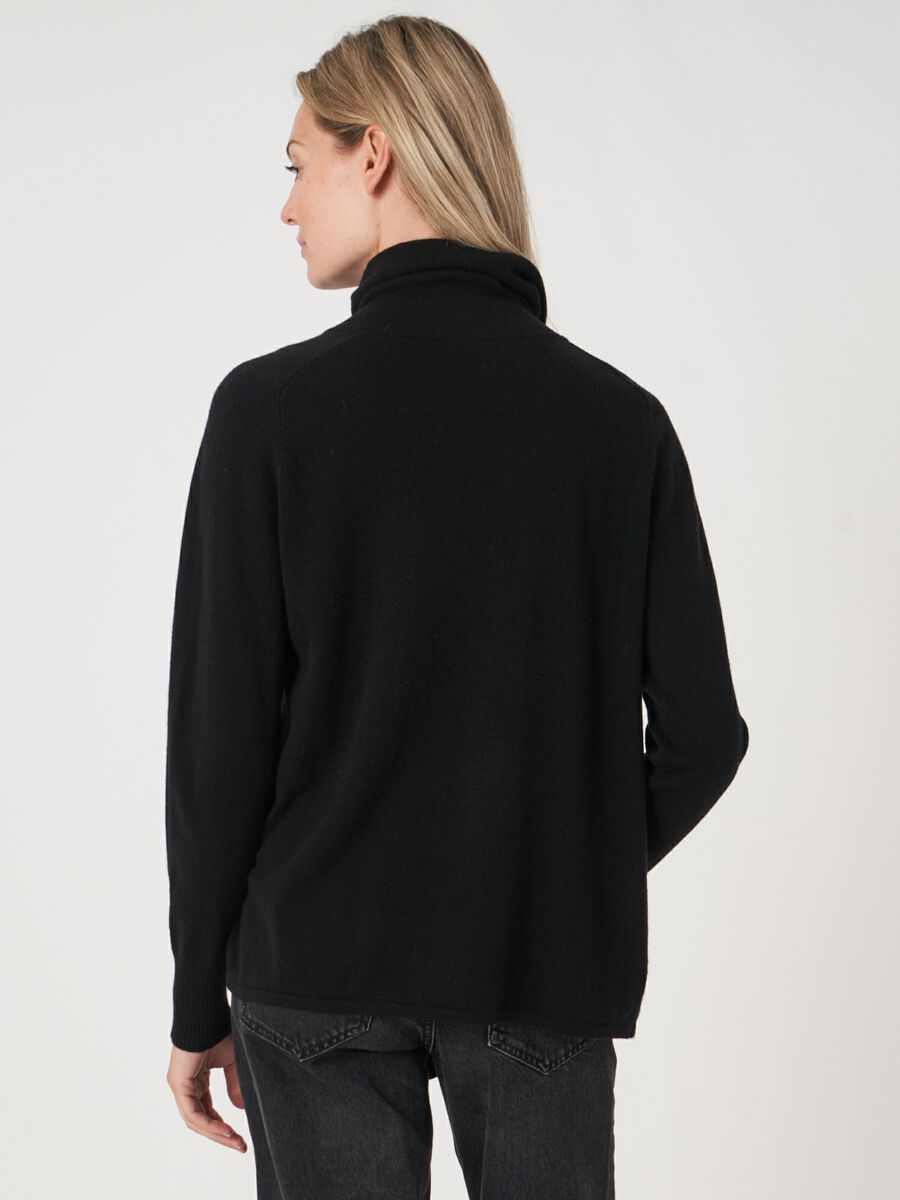 Cardigan asymétrique à franges en cachemire mélangé image number 1