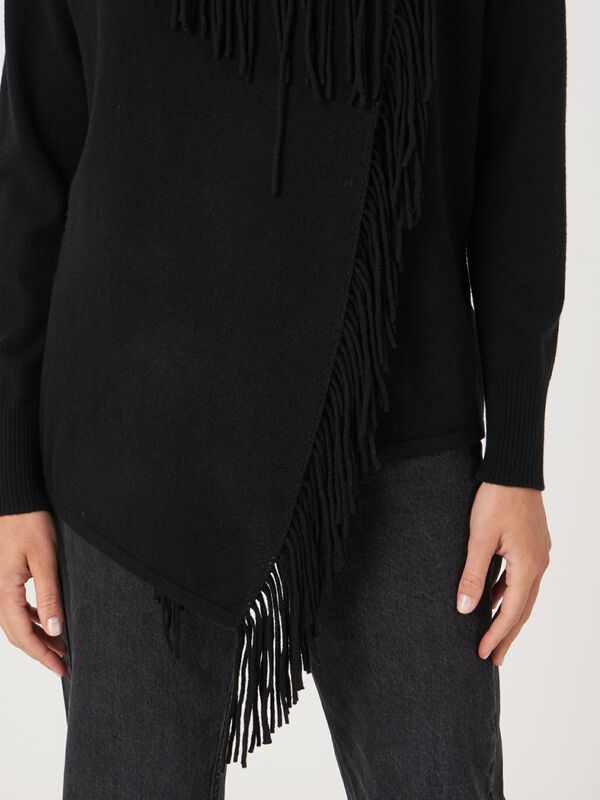 Strickjacke mit asymmetrischer Front und Fransen aus Kaschmirmischung  image number 3