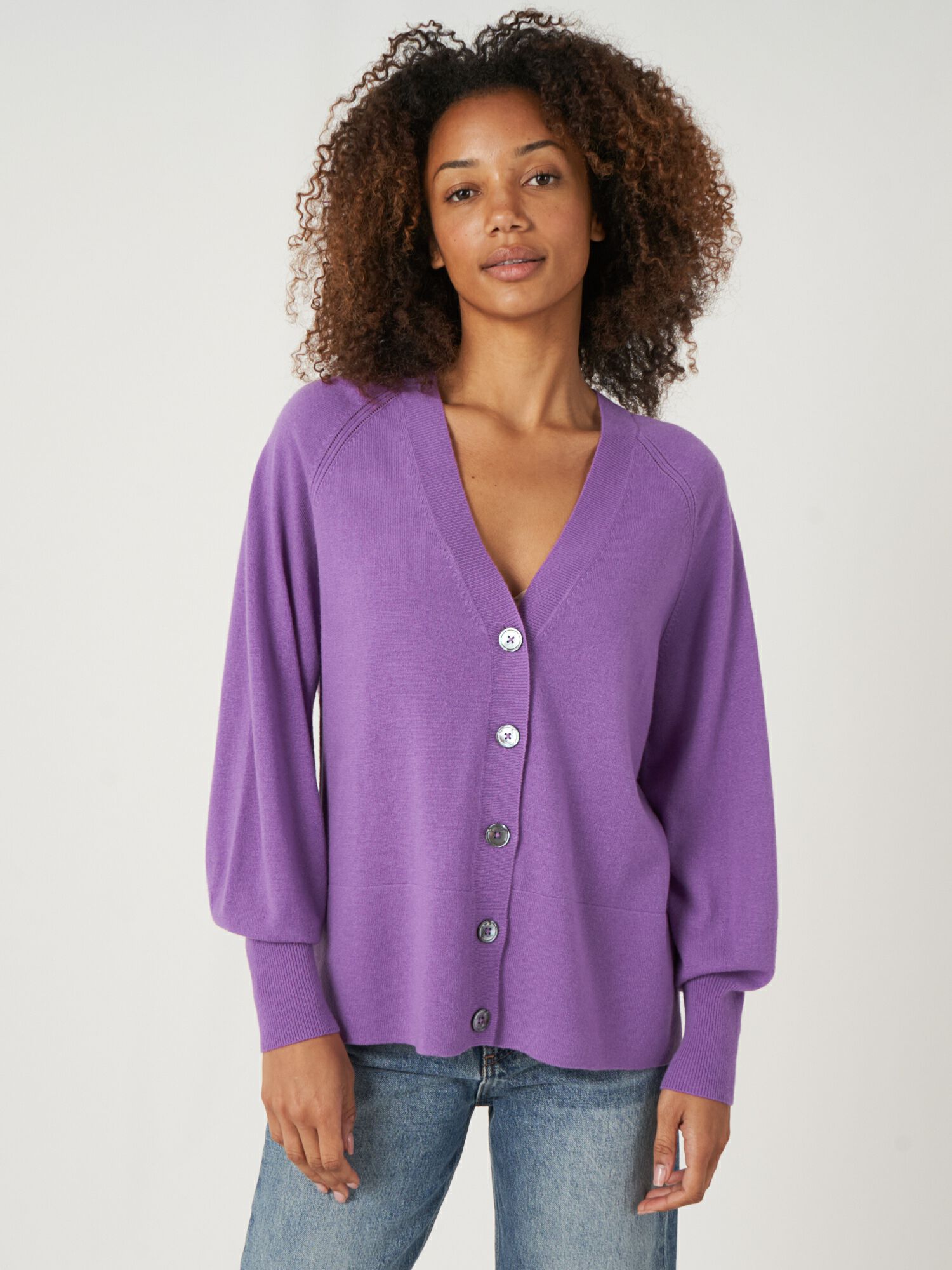 Women's Buttoned cardigan with raglan puff sleeves | REPEAT cashmere