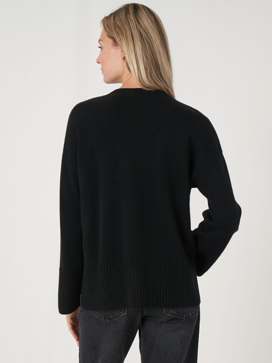 Strickjacke mit Vordertasche und weiten &Auml;rmeln mit Rippendetail image number 1