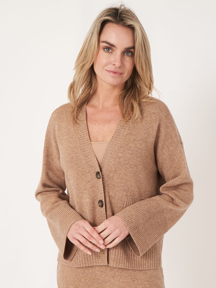 Cardigan with front pocket and wide sleeves with rib detail image number 0