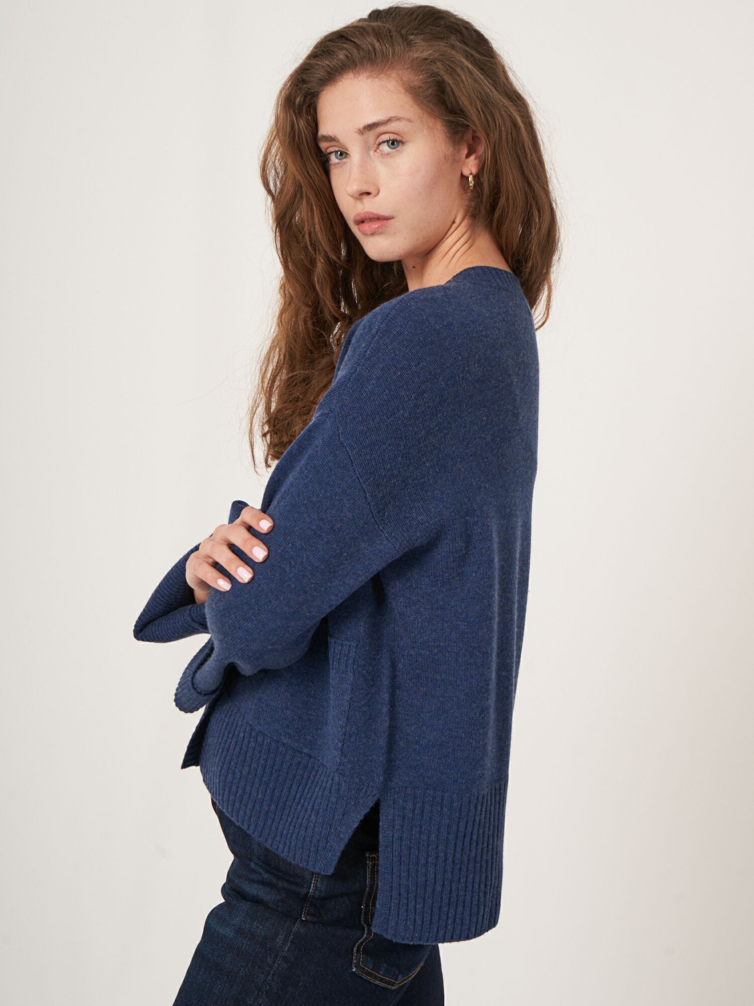 Cardigan with front pocket and wide sleeves with rib detail