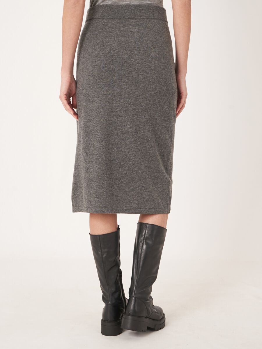 Fein gestrickter Kaschmir-Rock mit Schlitz vorne image number 1