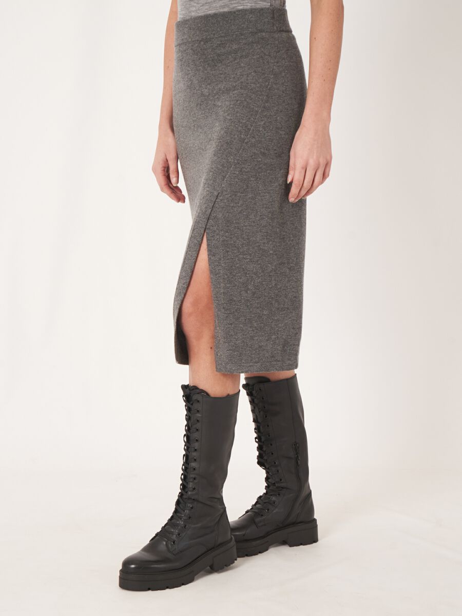 Fein gestrickter Kaschmir-Rock mit Schlitz vorne image number 2