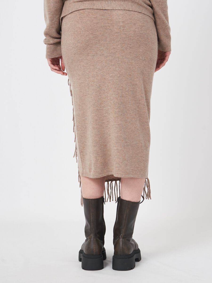 Gebreide rok met franjes van cashmere mix image number 3