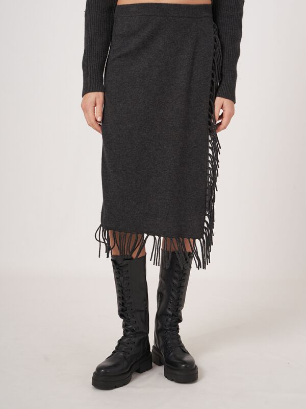 Knitted cashmere blend skirt with fringes image number 2