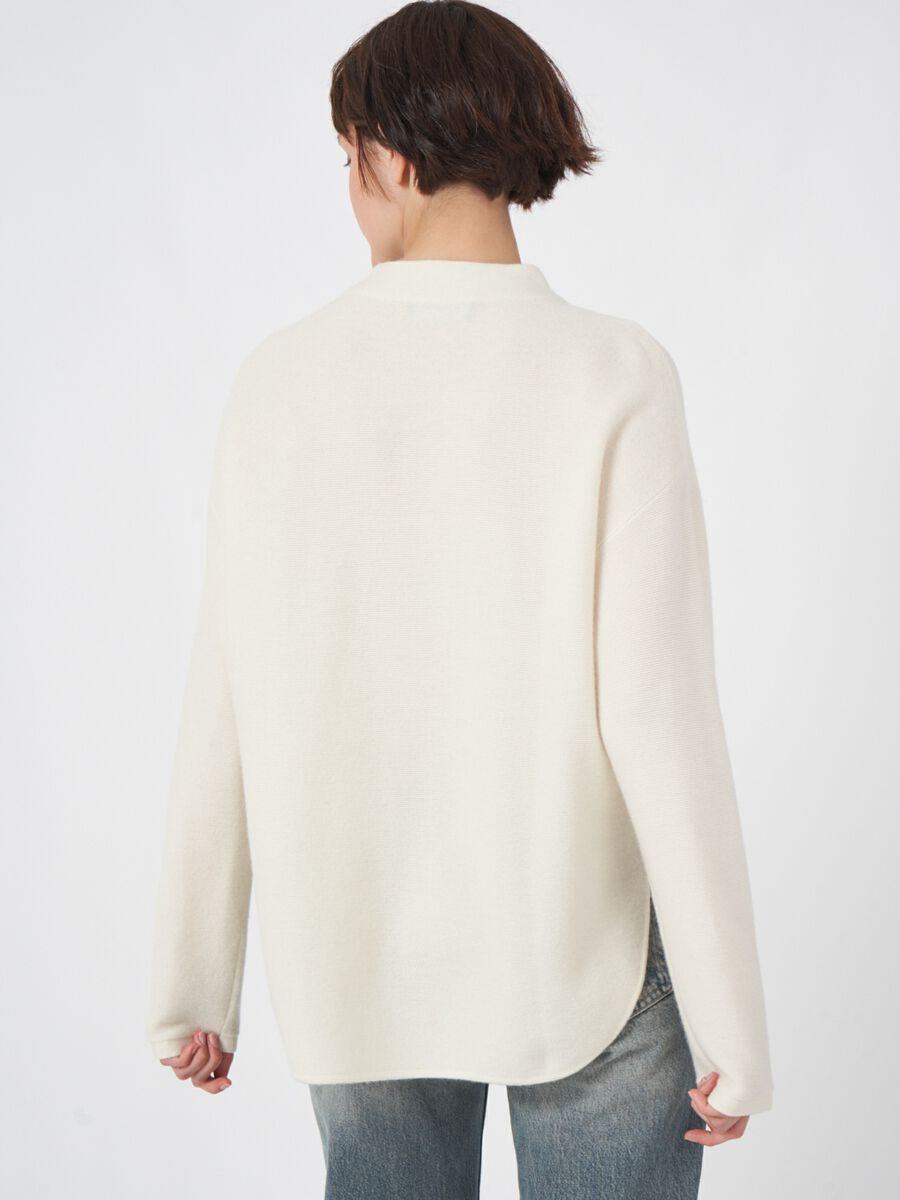 Pull à texture fine avec ourlet rond image number 4