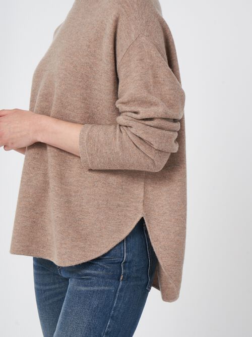 Pull à texture fine avec ourlet rond