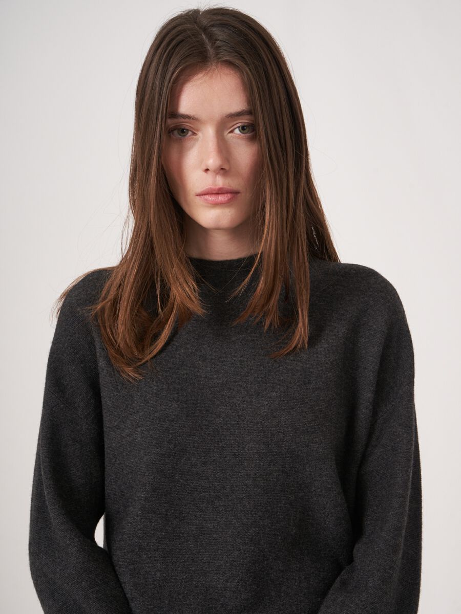 Pull à texture fine avec ourlet rond image number 4