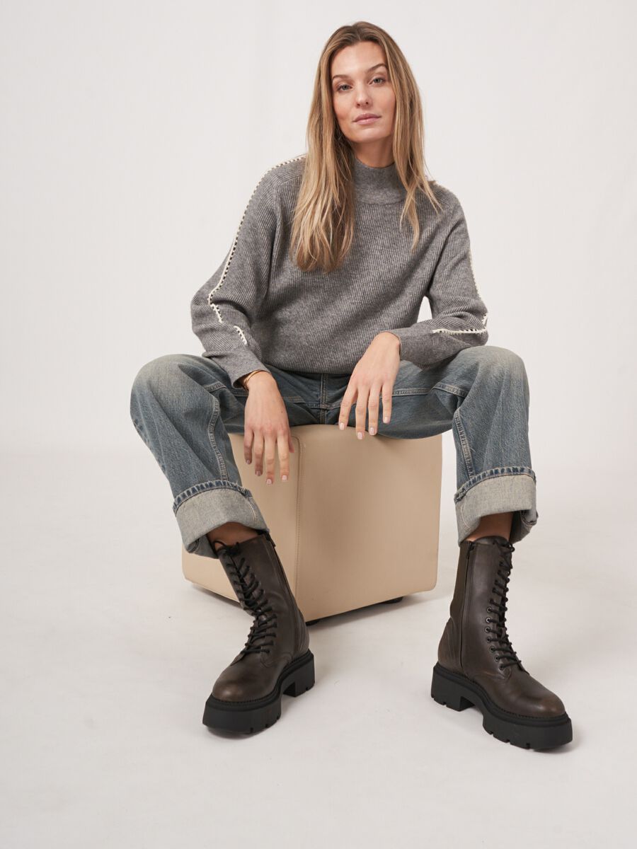 Kaschmir-Mischung Rippenstrick-Pullover mit Häkeldetails an den Ärmeln image number 3