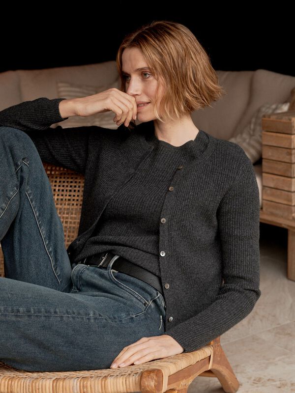 gerippter Strickjacke aus Kaschmir-Mischung image number 7