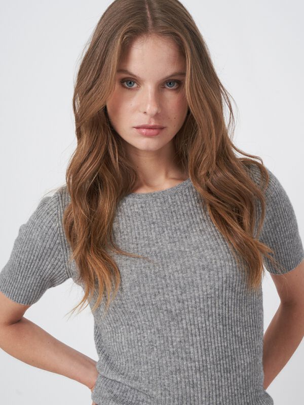 Geribde trui met korte mouwen van cashmere melange image number 3