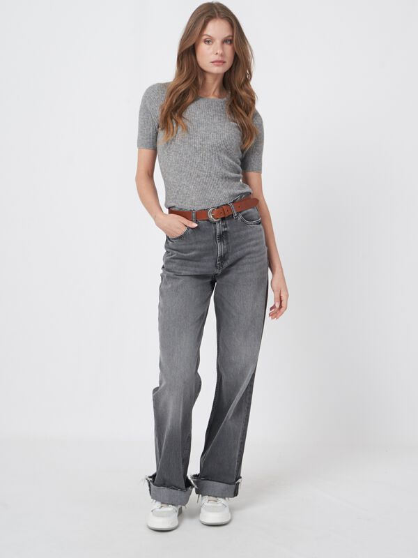 Geribde trui met korte mouwen van cashmere melange image number 2