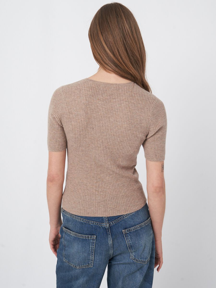 Kurzarm-Rippenstrick-Pullover aus Kaschmir-Mischung image number 4