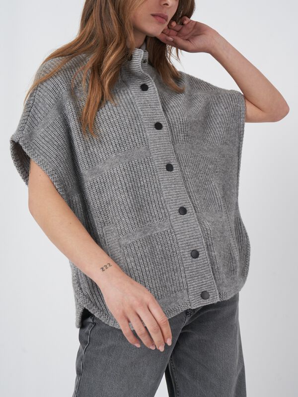 Mixed textured knit cashmere blend poncho with snap buttons image number 3