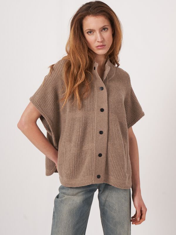 Poncho met drukknopen en verschillende geribde texturen image number 1