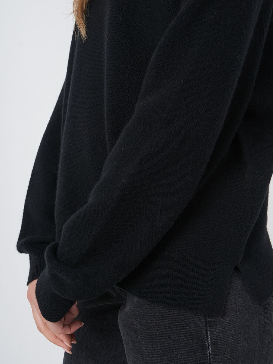 Trui met hoge kraag van cashmere mix naadloos gebreid image number 4