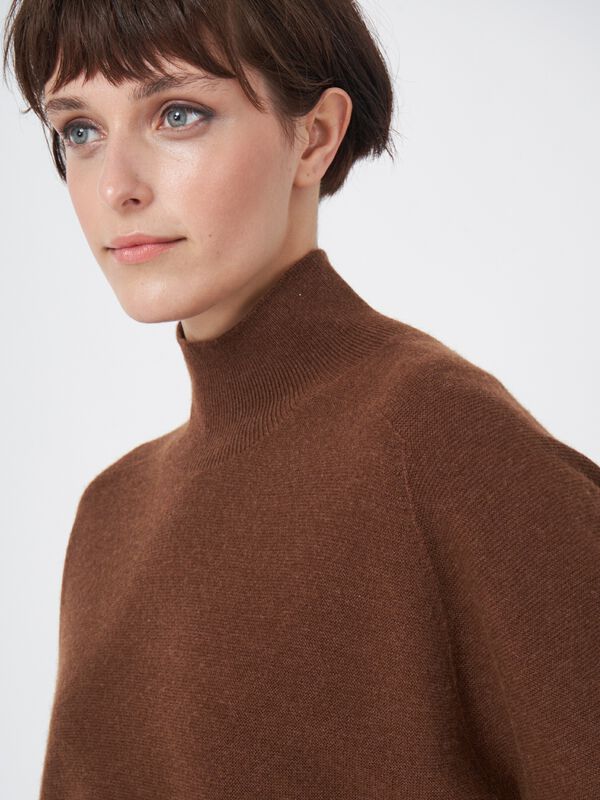 Seamless cashmere blend high neck sweater image number 1