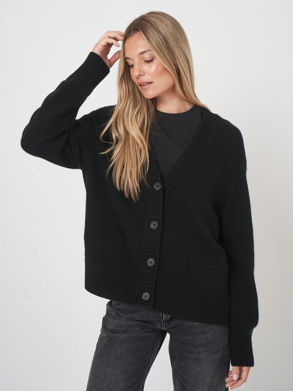 Kasjmiermix v-hals vest met rechte snit image number 2