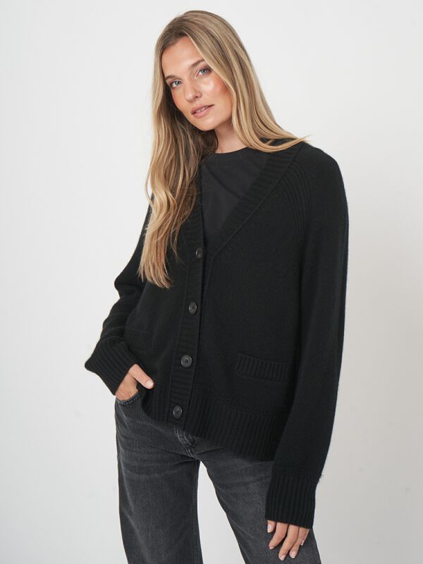 Kasjmiermix v-hals vest met rechte snit image number 3