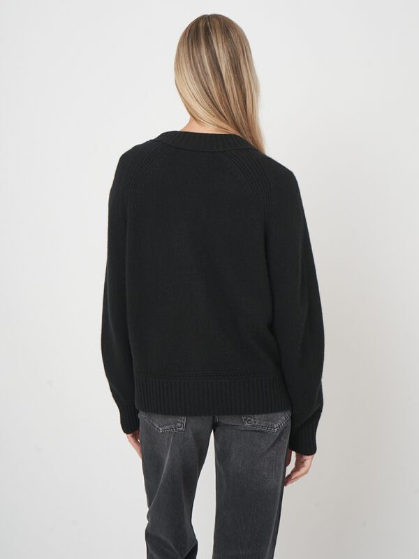 Kasjmiermix v-hals vest met rechte snit image number 6