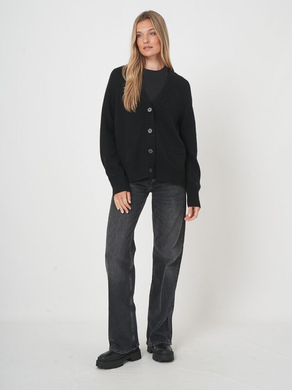 Kasjmiermix v-hals vest met rechte snit image number 7