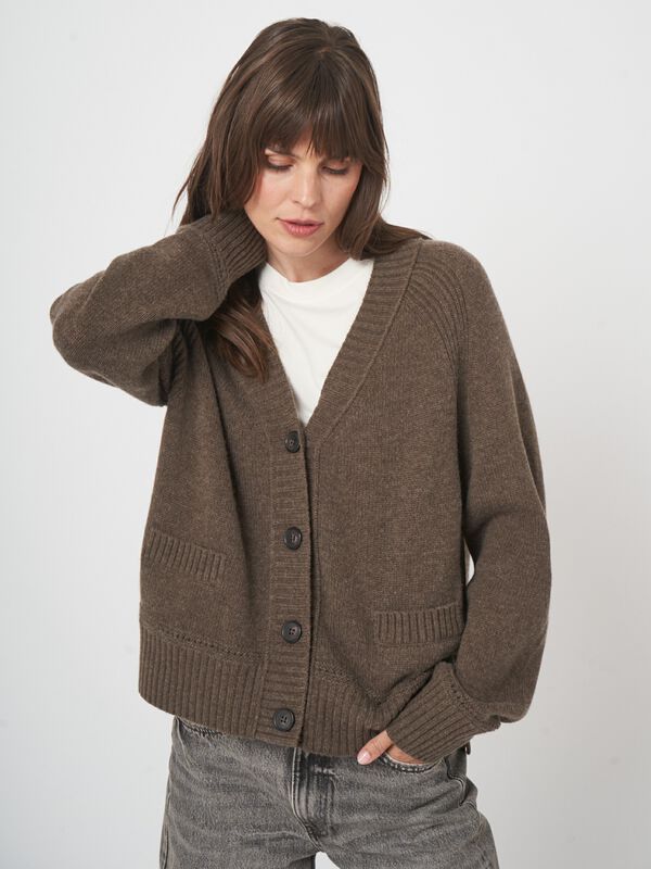 Gilet col v femme — cachemire bio & coupe droite repeat image number 0