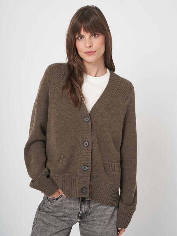 Gilet col v femme — cachemire bio & coupe droite repeat image number 3