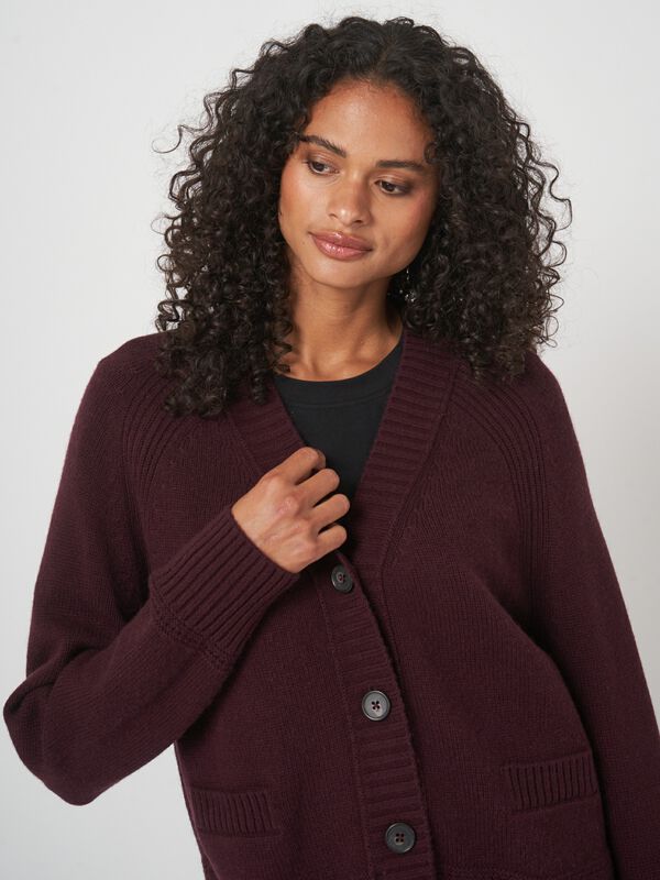 Kasjmiermix v-hals vest met rechte snit image number 3