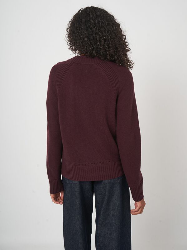 Kasjmiermix v-hals vest met rechte snit image number 5