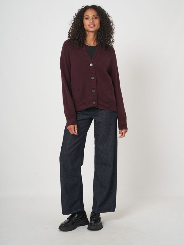 Kasjmiermix v-hals vest met rechte snit image number 6