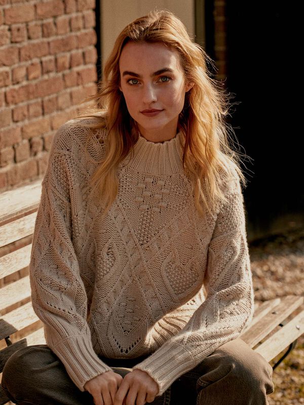 Rippstrickpullover Mit Stehkragen Aus Kaschmir-Mix image number 1