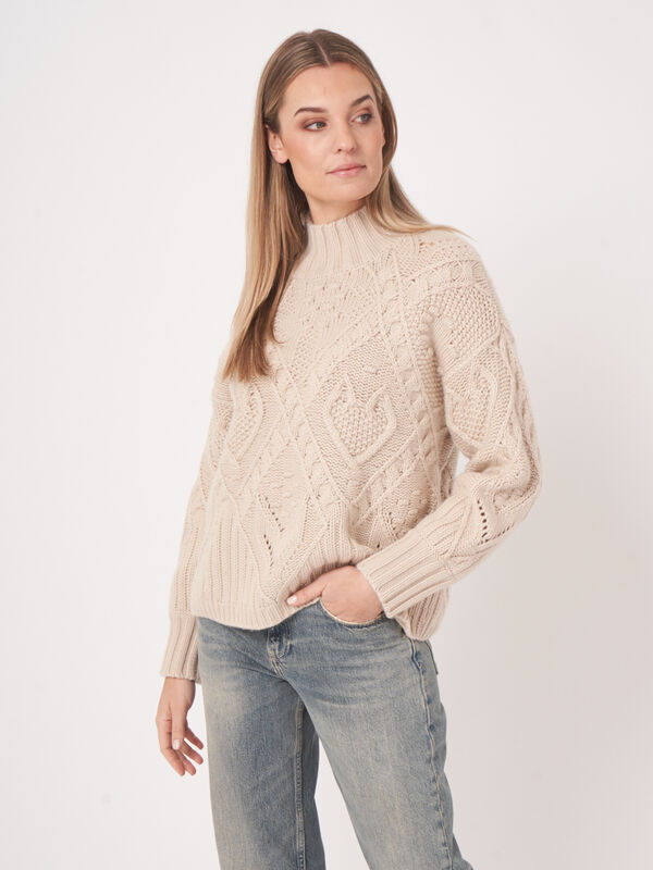 Rippstrickpullover Mit Stehkragen Aus Kaschmir-Mix image number 4