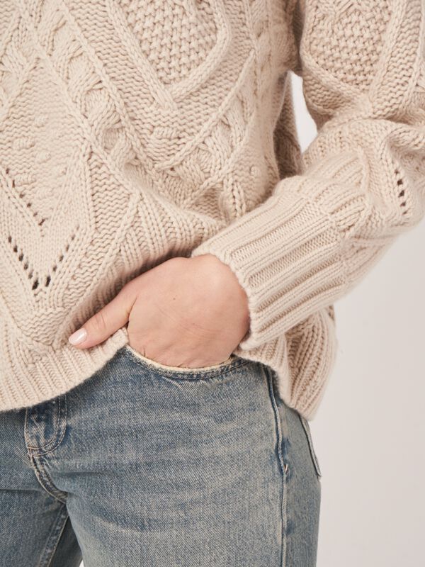 Rippstrickpullover Mit Stehkragen Aus Kaschmir-Mix image number 6