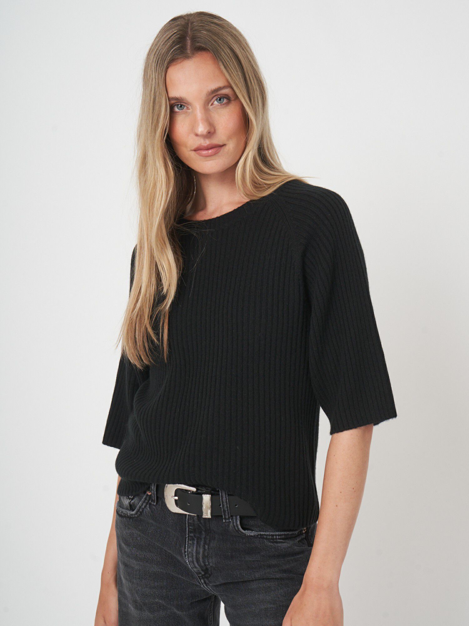 Cropped ribgebreide trui met relaxte pasvorm afbeelding