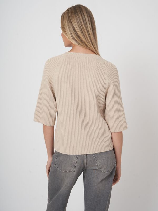 Cropped ribgebreide trui met relaxte pasvorm image number 3