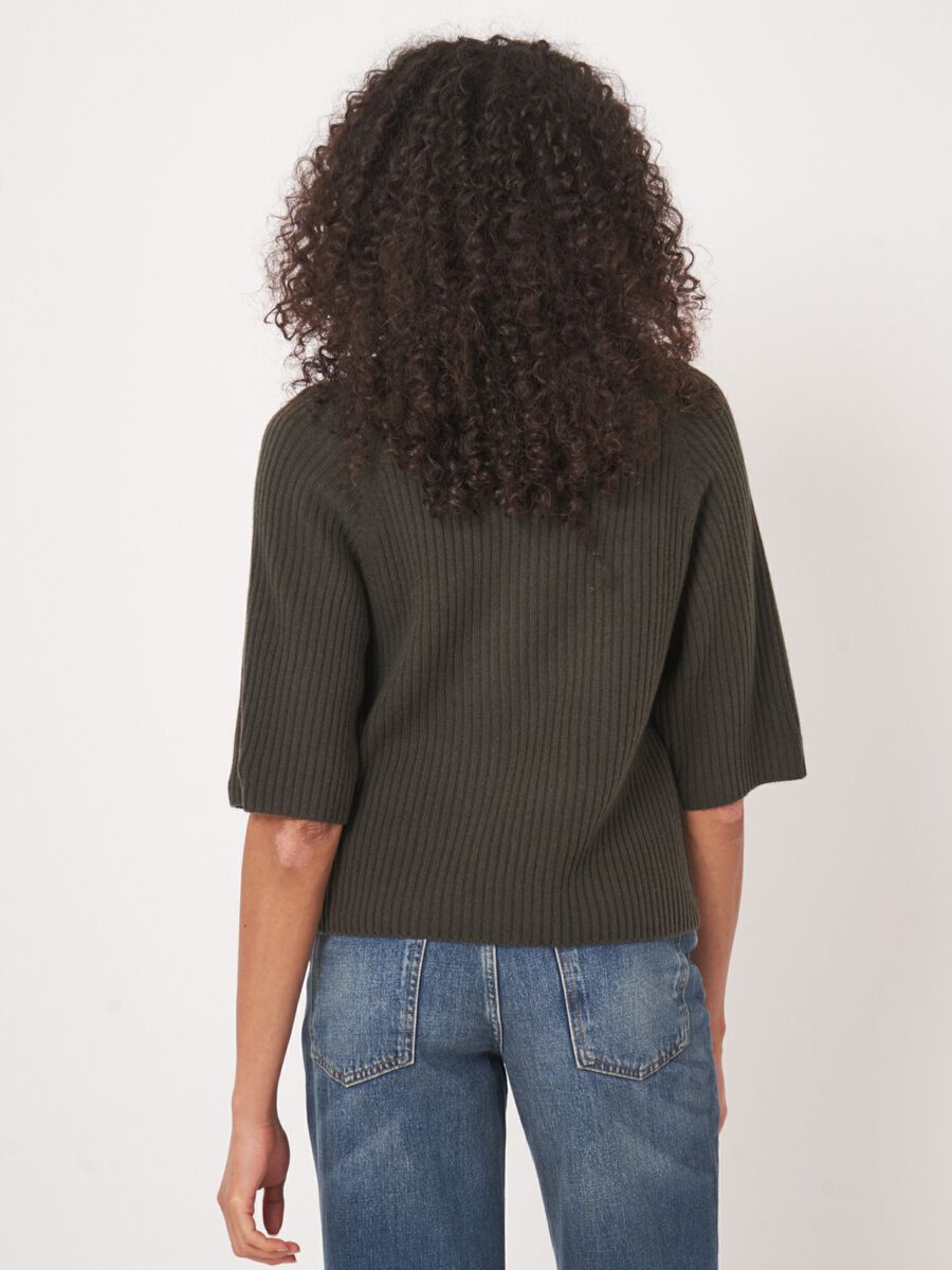 Cropped ribgebreide trui met relaxte pasvorm image number 4