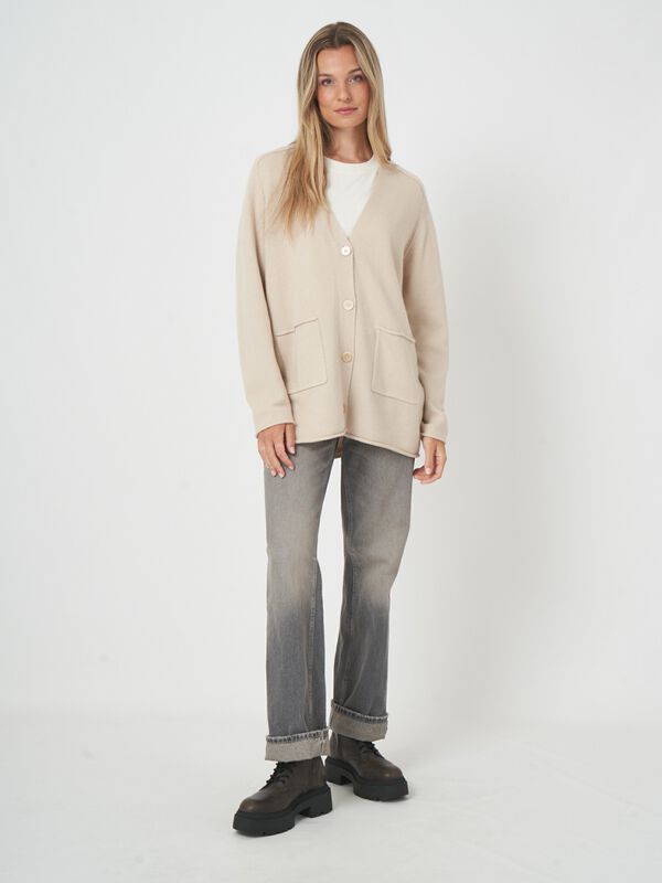 Oversized cashmere blend cardigan with front pockets image number 4